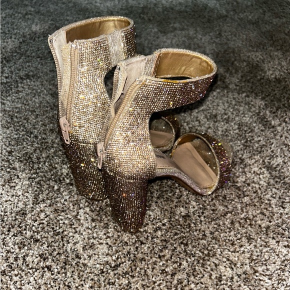 Gianni Bini Gold Glitter Heels - Picture 1 of 3